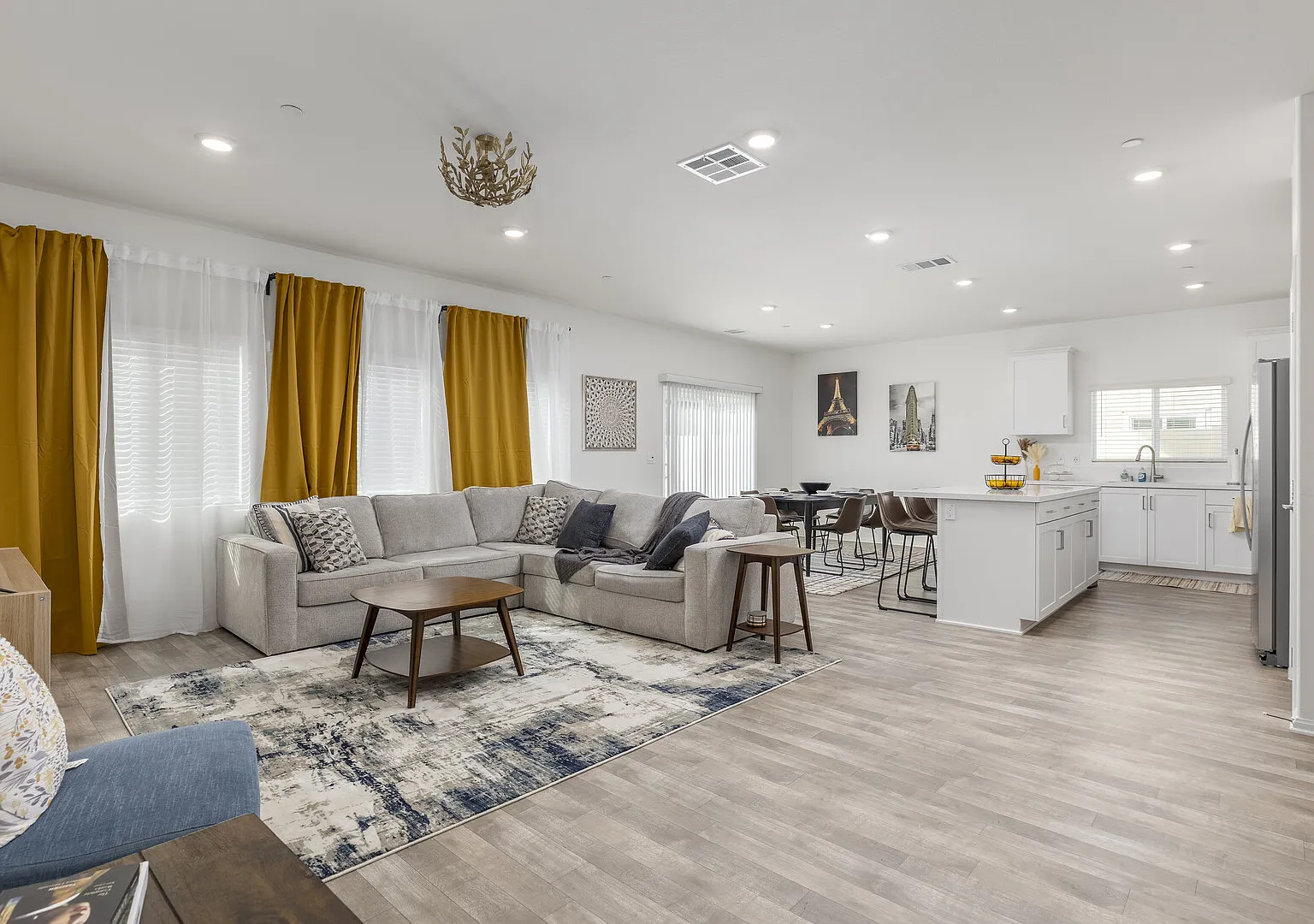 Family-Friendly 4BR Murrieta Home with A/C, Garage & Quiet Cul-de-Sac — Photo 3