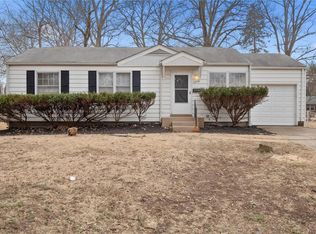 1508 Golden Dr, Saint Louis, MO 63137