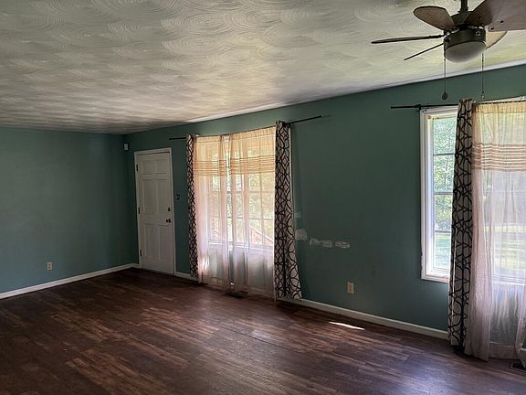 5th image of 82 Reba Dr