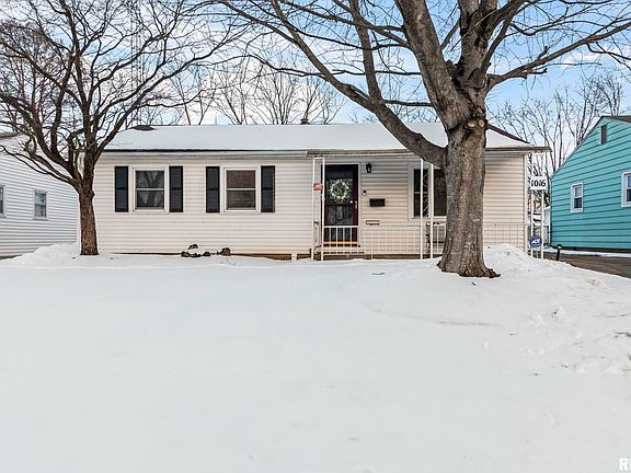 2nd image of 1016 Johnson Ln