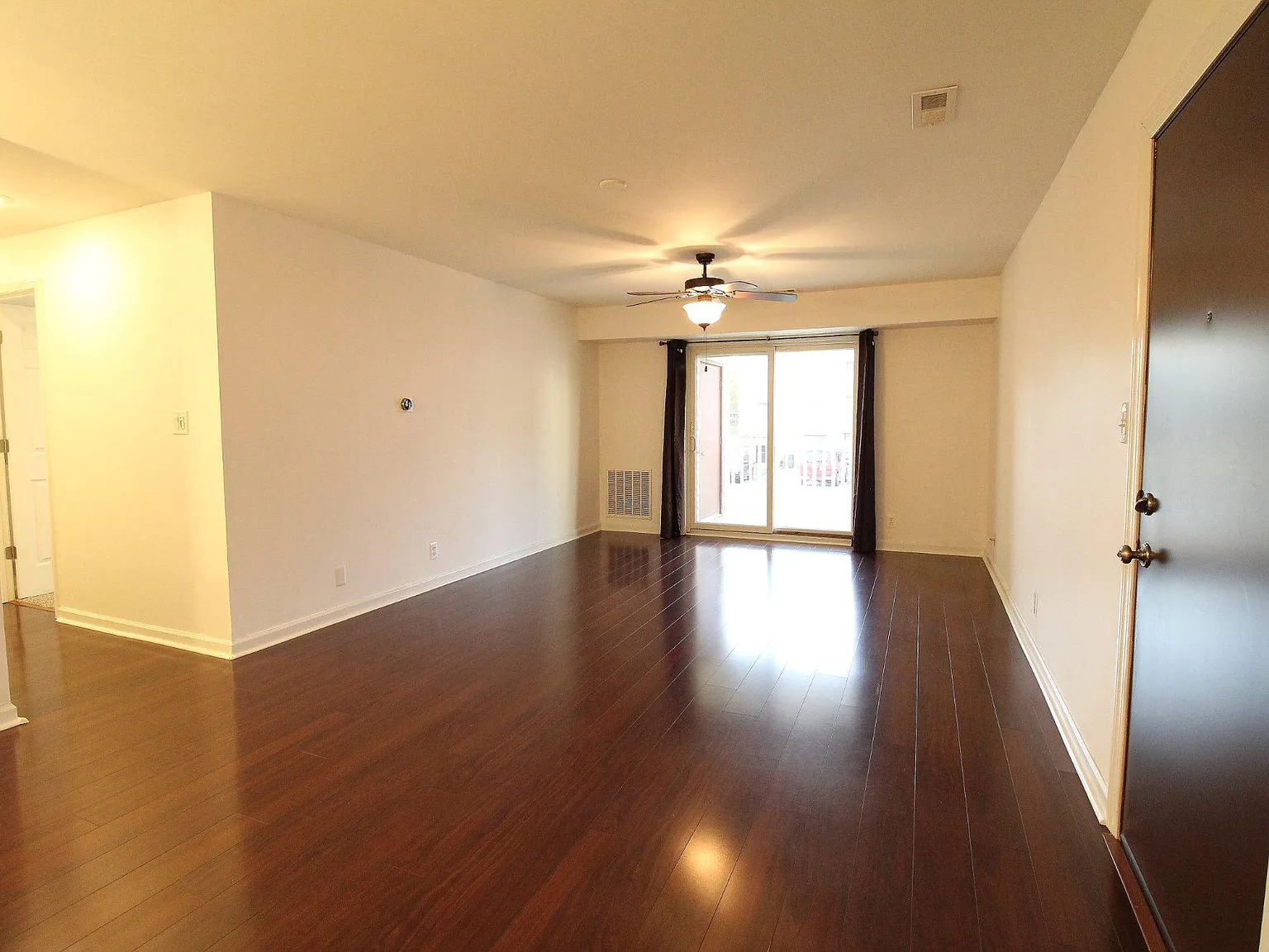 2 bed, 1.0 bath, 790 sqft, $1,700 — Photo 4