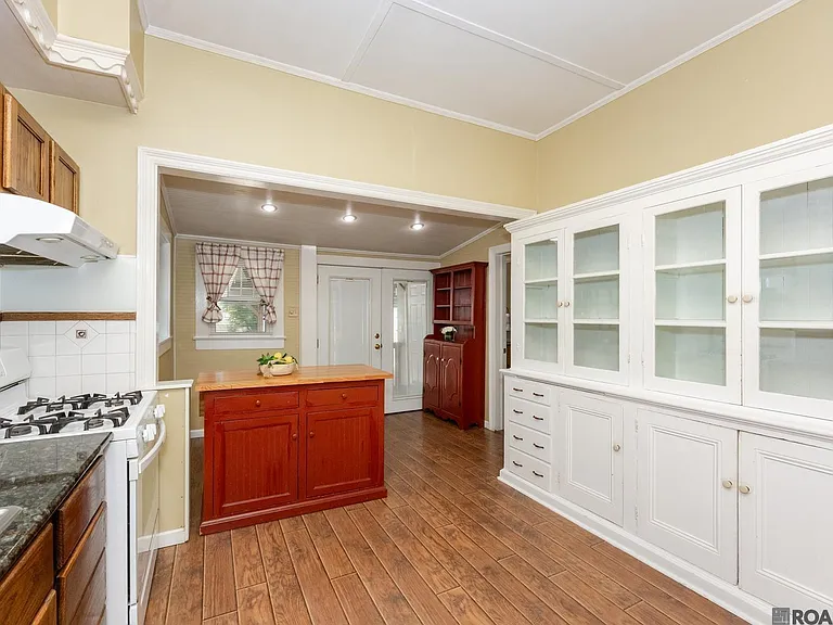 24030 Eden St — Photo 12