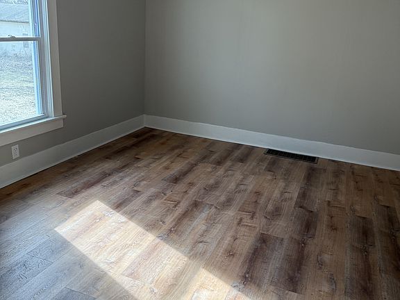 5th image of 179 Linden Ave NE