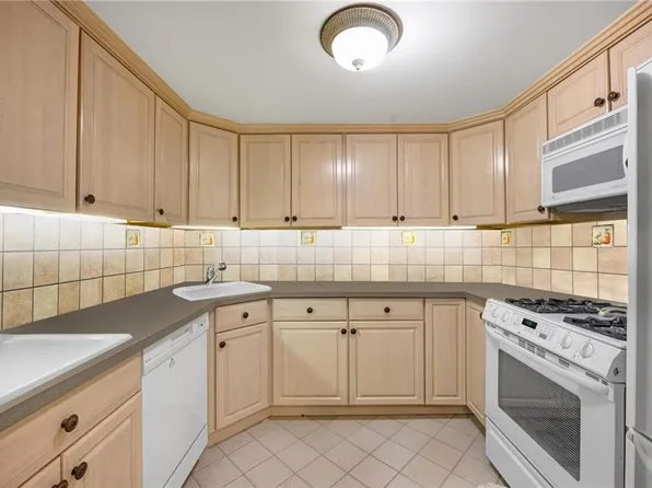 2114 Avenue N image 22 of 24