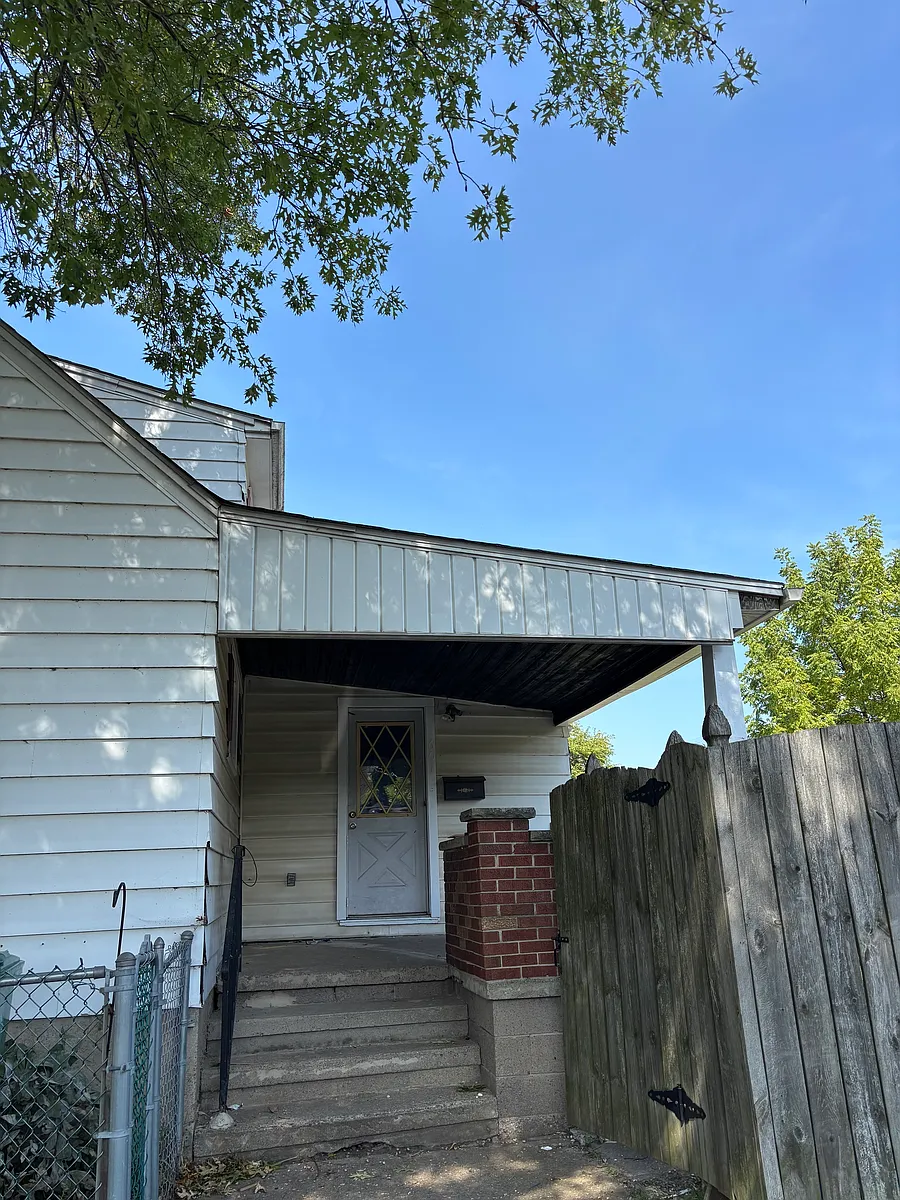 Building Photo - 601 31st St