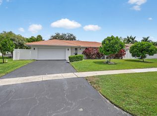 20833 Sonrisa Way, Boca Raton, FL 33433