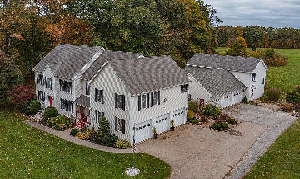 1st image of 9 Towle Farm Rd