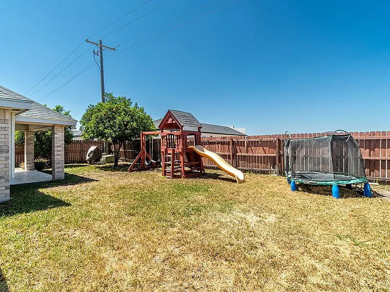 1909 Buffalo Ave — Photo 12