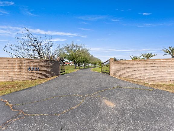 3rd image of 4776 E Stetson Rd
