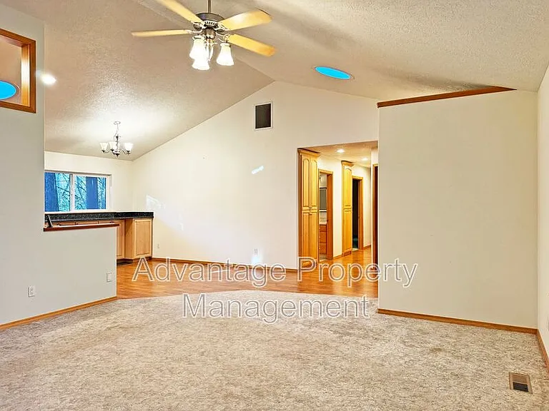 1340 SW Timian St — Photo 11