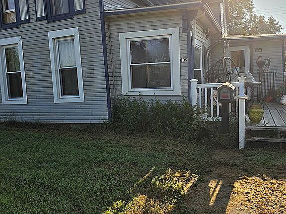 2nd image of 609 N Poplar St