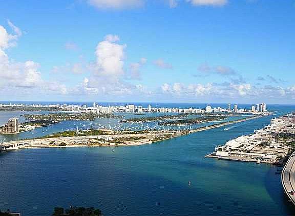 2nd image of 888 Biscayne Blvd APT 4114