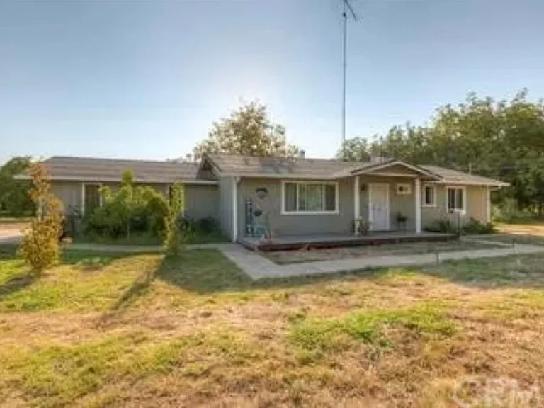 3828 Larkin Rd — Photo 5