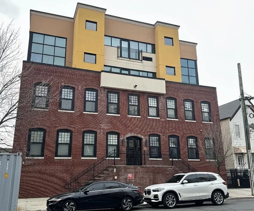 190 Culver Ave #103