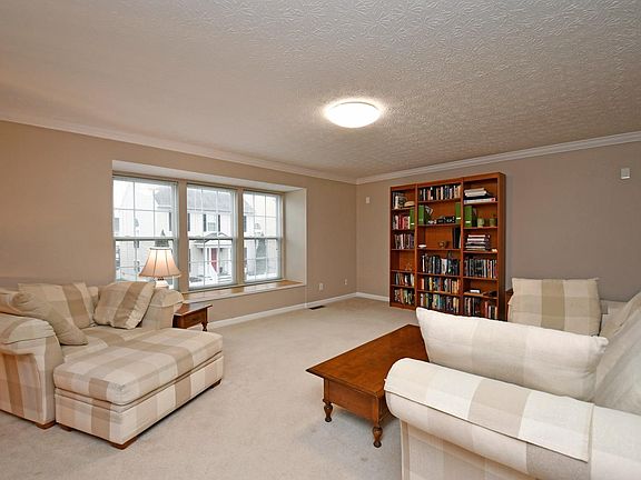 5th image of 7244 Mariemont Cres