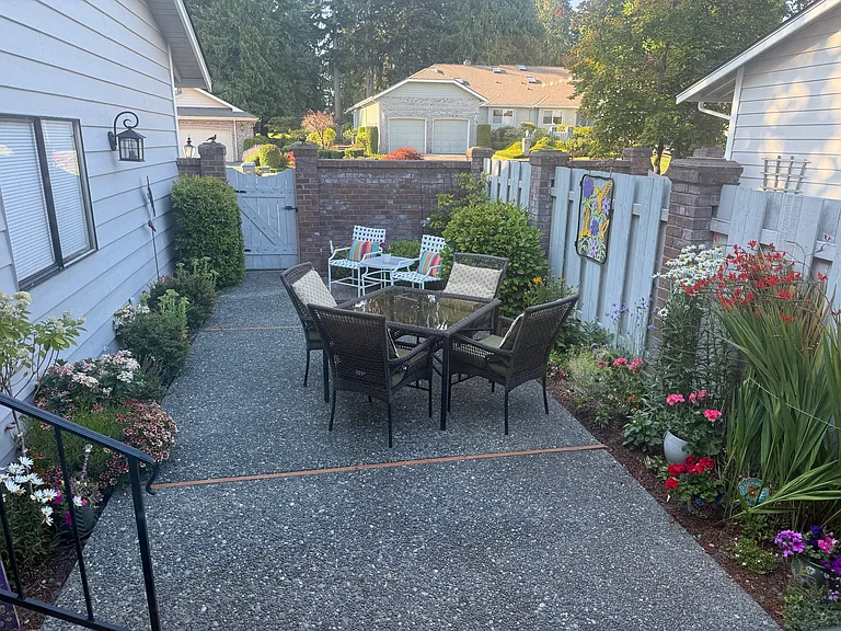 Entry patio