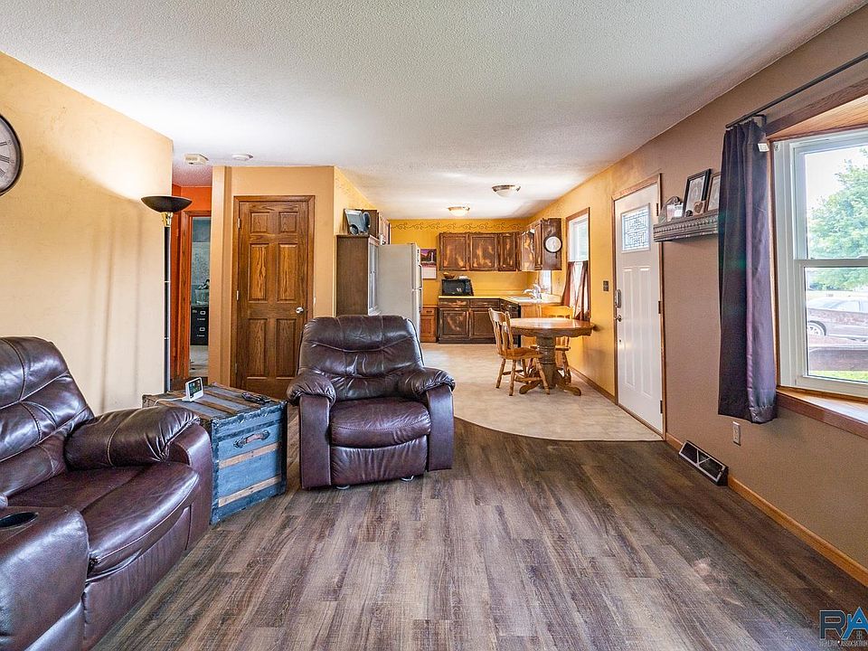 600 E 4th St, Crooks, SD 57020 Zillow