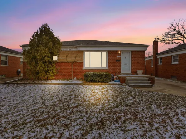 31272 Burton St, Saint Clair Shores, MI 48082