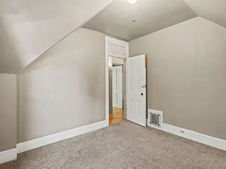 46 S Lincoln St — Photo 15