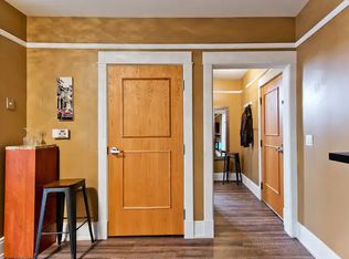 105 W 4th St APT 1, Rochester, MI 48307