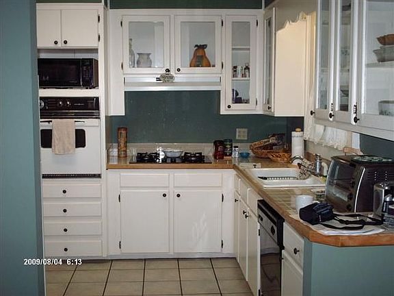 3rd image of 200 E Alden Ave