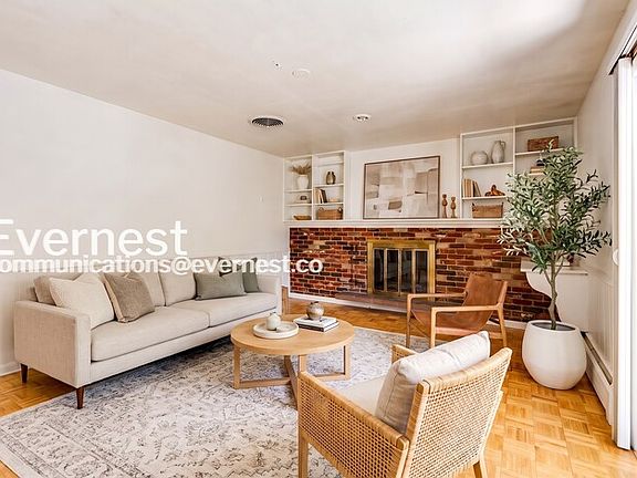3rd image of 2701 S Fillmore St