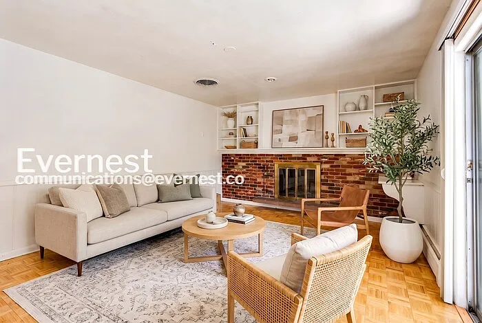 2701 S Fillmore St — Photo 3