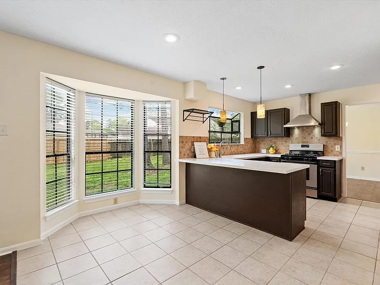 3807 Forest Village Dr — Photo 12