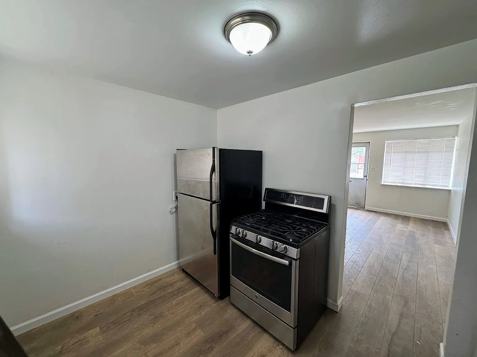 1 bed, 1.0 bath, 450 sqft, $995 — Photo 4