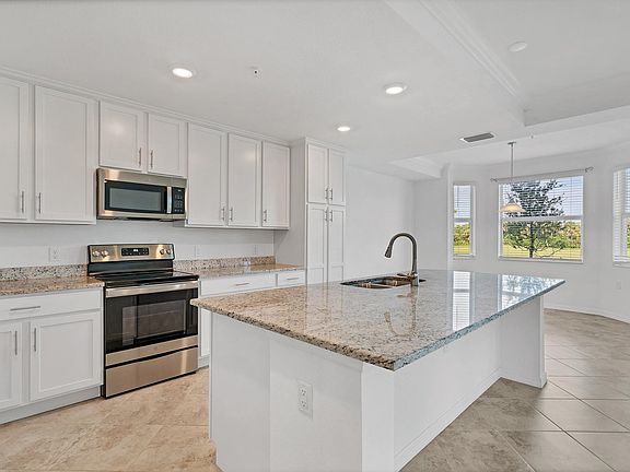 2nd image of 14051 Heritage Landing Blvd Unit 516