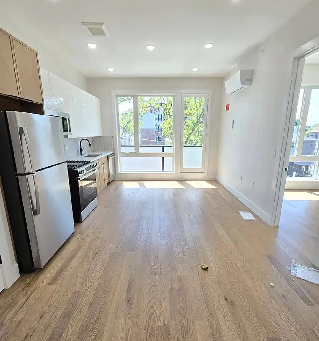 2 bed, $2,400 — Photo 4