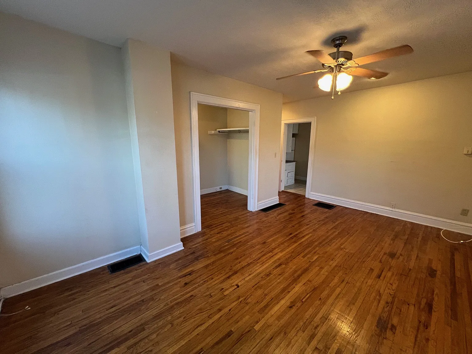 Studio, 450 sqft, $795 — Photo 4