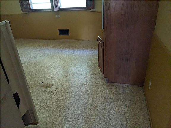 4th image of 4544 Welborn Ln