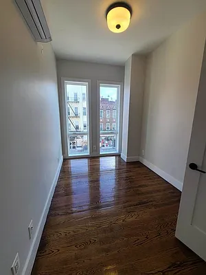 Rented by Brooklyn Group | media 18