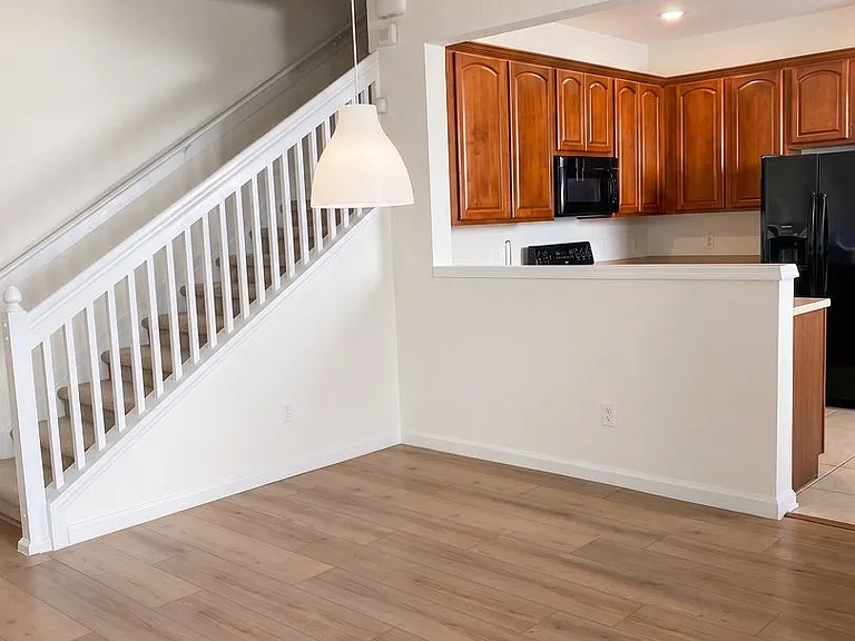 831 Enclair St — Photo 3
