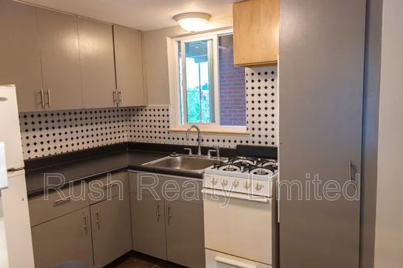 Studio, 1.0 bath, 435 sqft, $925 — Photo 2