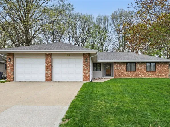 129 Sunny Ridge Dr, Council Bluffs, IA 51503