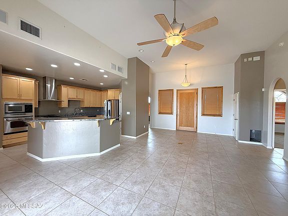 3rd image of 2941 E Broadview Dr