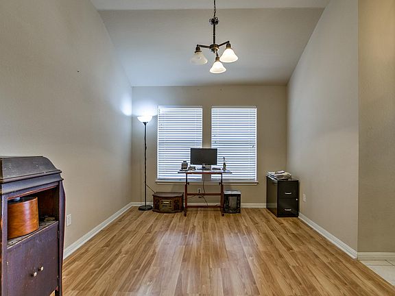 5th image of 11821 Larch Valley Dr