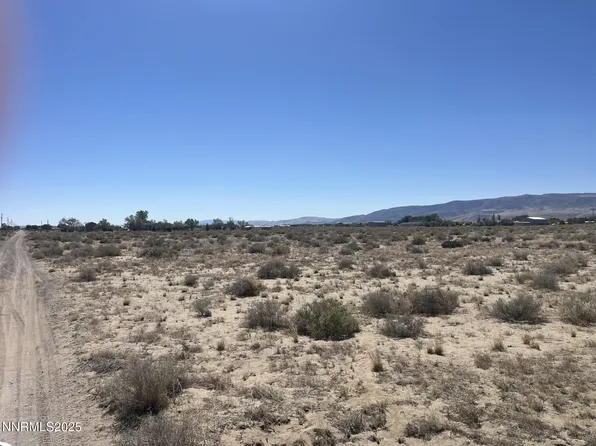 1655 E Badger St, Silver Springs, NV 89429