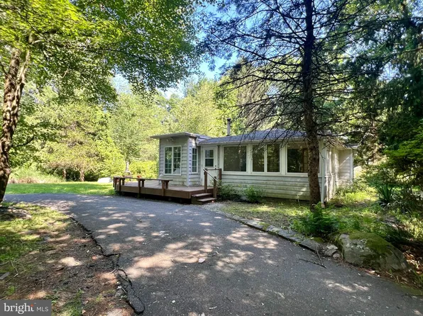 55 Stony Brook Rd, Hopewell, NJ 08525