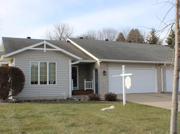 514 Frankfort Ave SE, Orange City, IA 51041