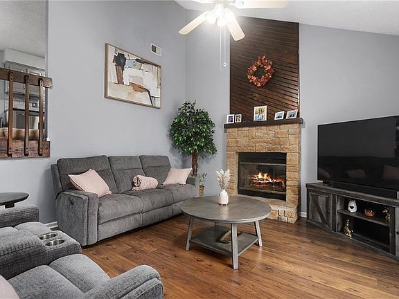 5th image of 11312 W 77th St