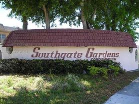 7400 NW 85th Ct