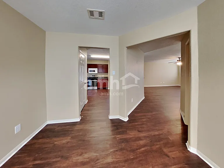 9928 Grebe Dr — Photo 5