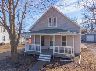 306 E Cooper St, Colfax, IL 61728