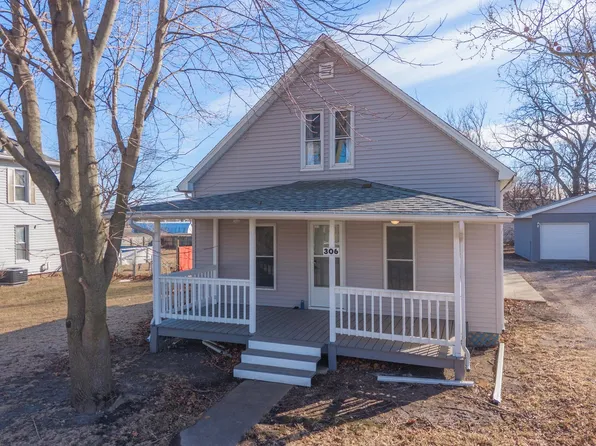 306 E Cooper St, Colfax, IL 61728