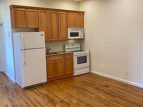 3rd image of 49 Schermerhorn St APT 1
