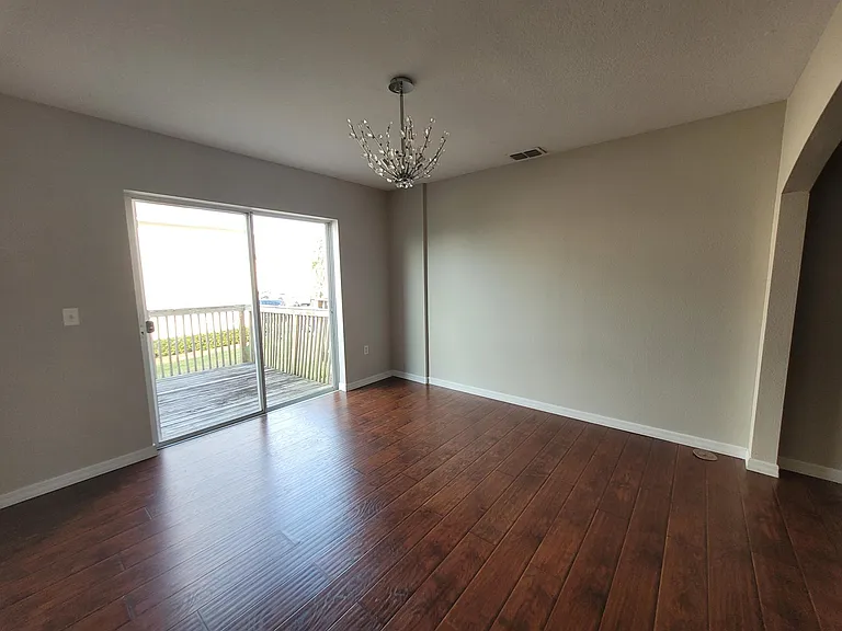 3805 Exeter Ln — Photo 5