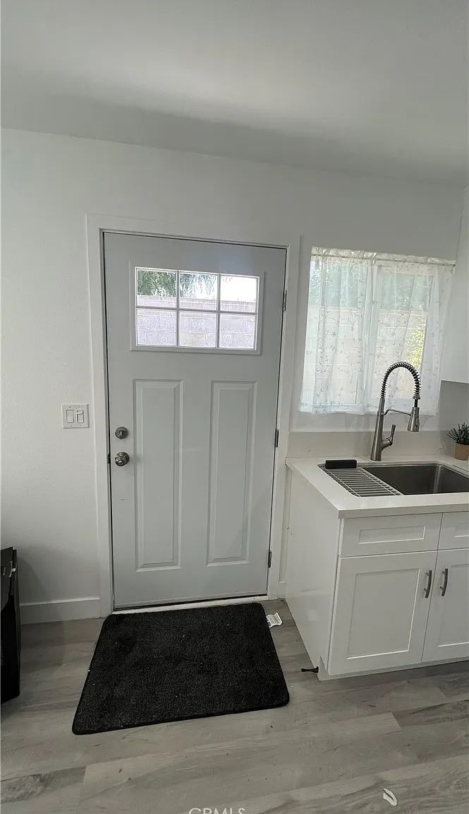 1 bed, 366 sqft, $2,000 — Photo 4
